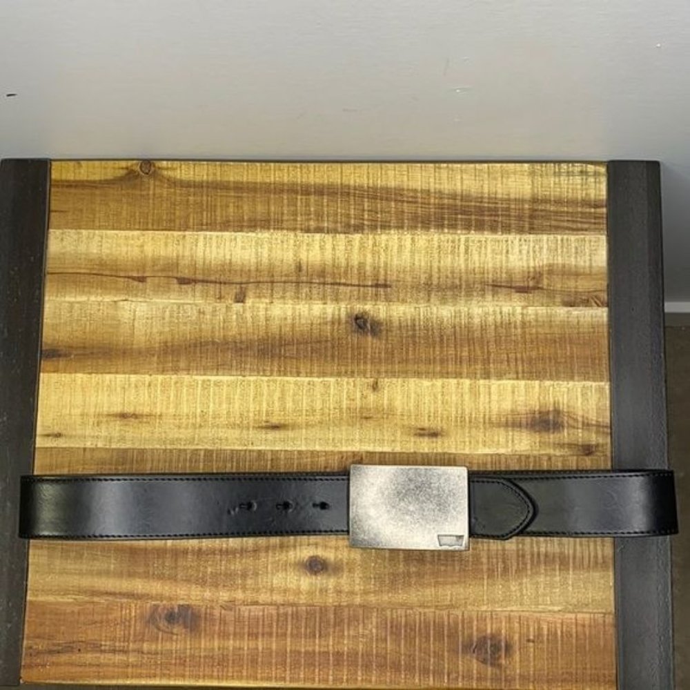 Levi’s Synthetic Leather Belt: Size 32